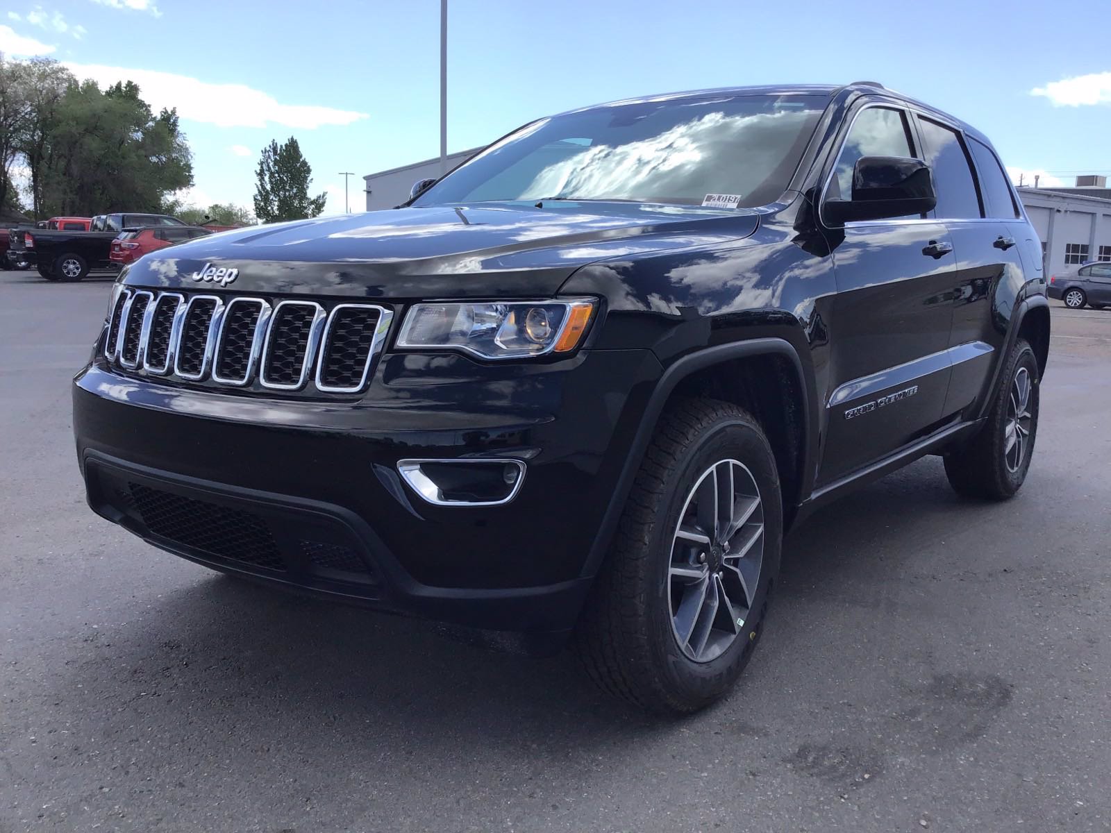 New 2020 JEEP Grand Cherokee Laredo E Sport Utility in ...